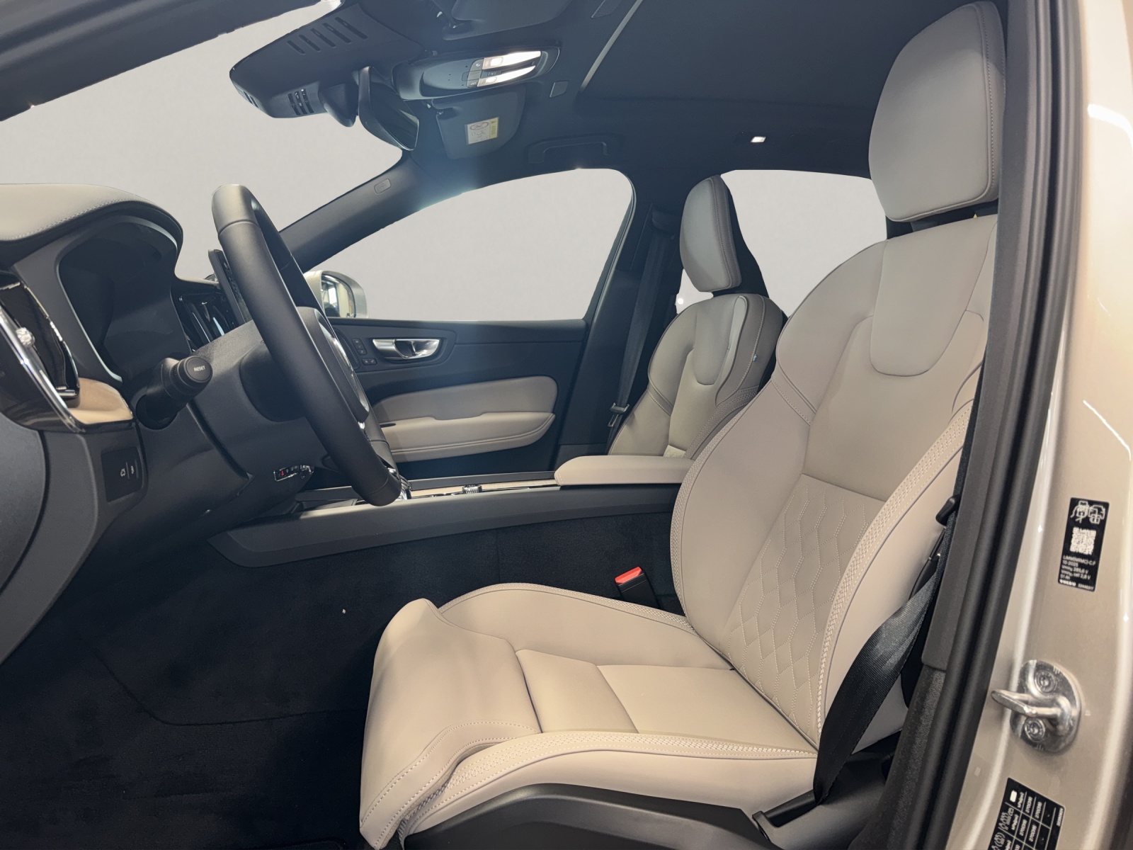 VOLVO XC60 2.0 T8 TE Ultra Bright eAWD-image-14