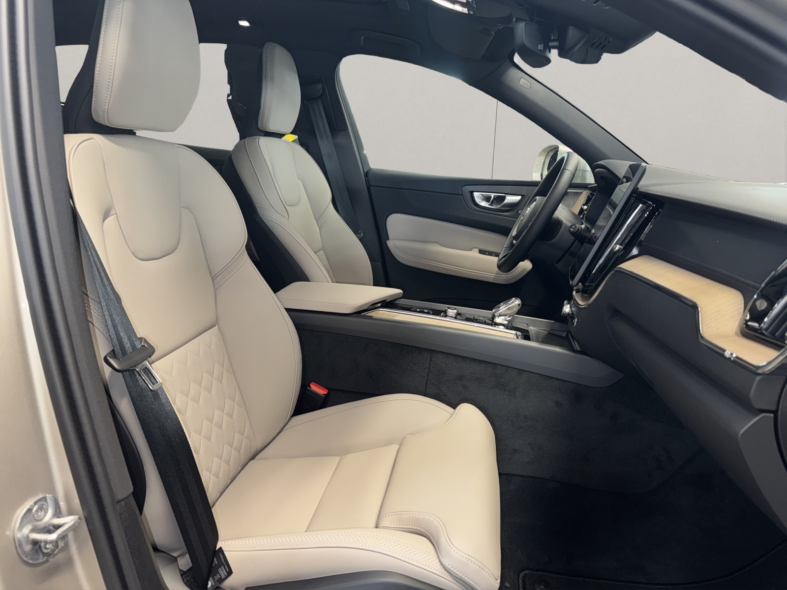 VOLVO XC60 2.0 T8 TE Ultra Bright eAWD-image-12