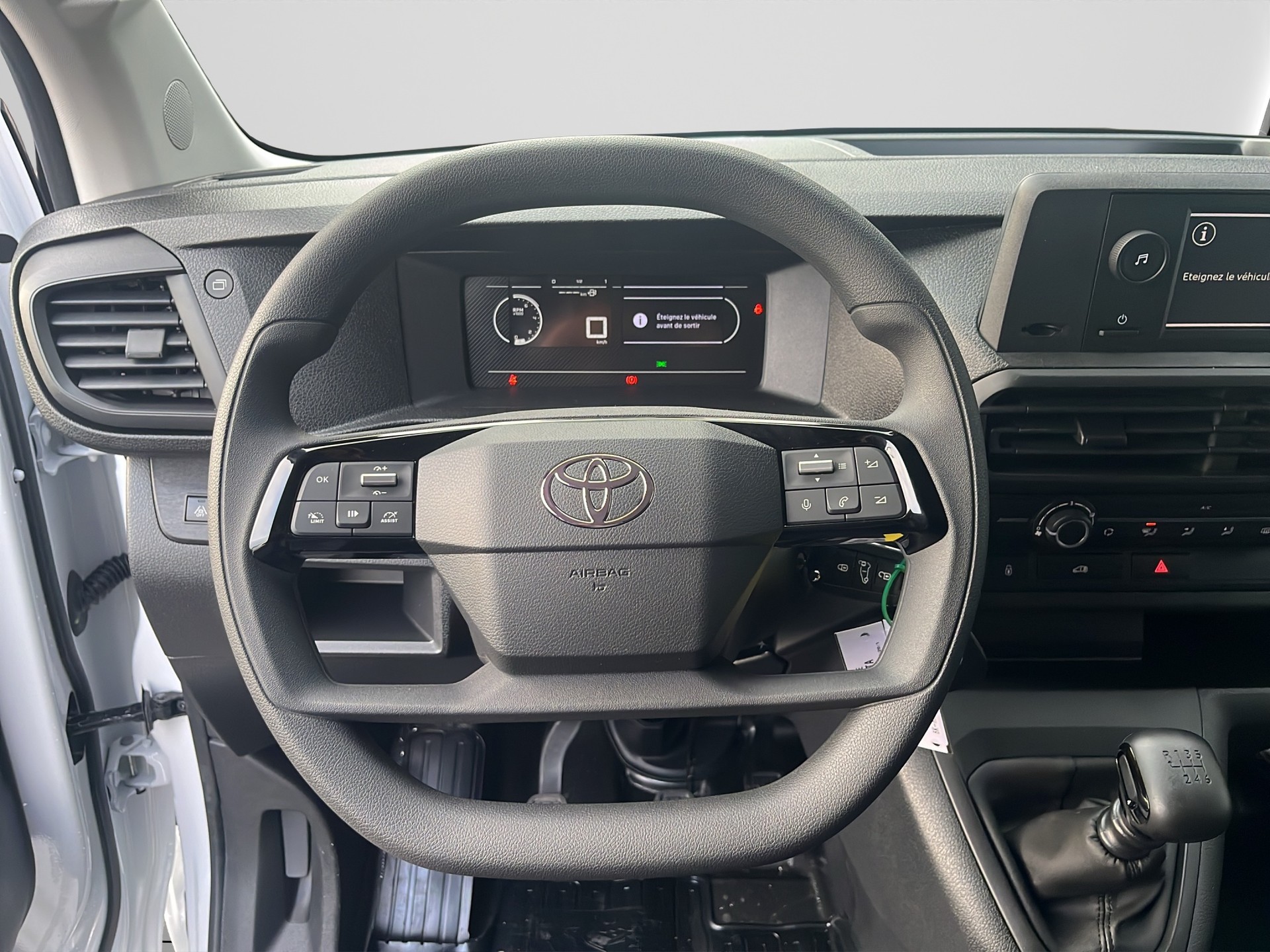 TOYOTA PROACE van L1 1.5 D Active-image-8