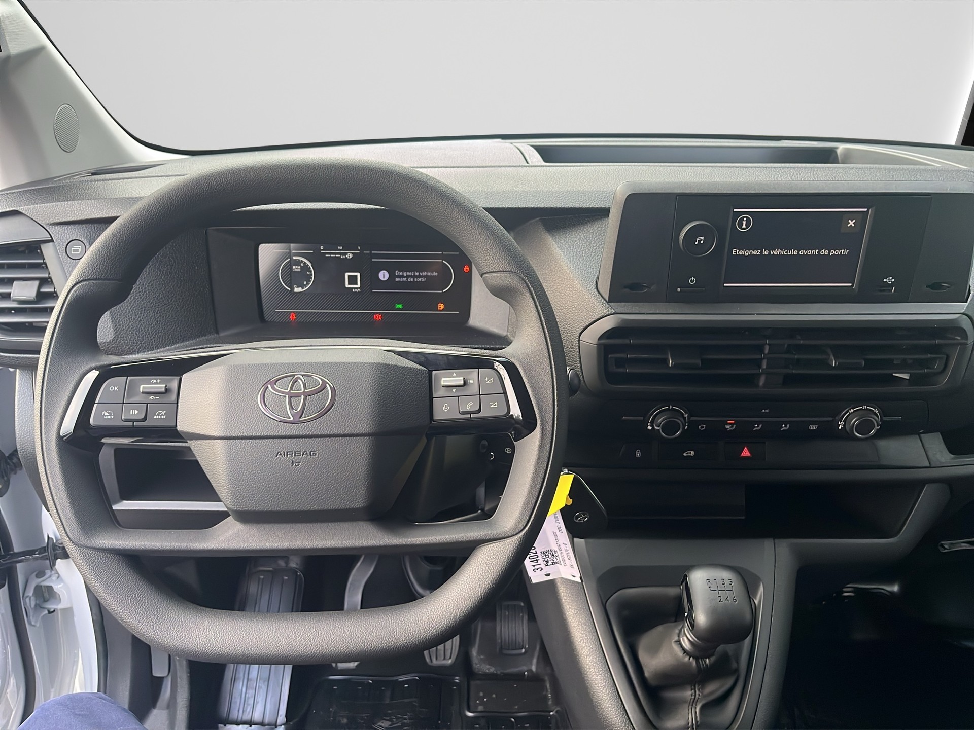 TOYOTA PROACE van L1 1.5 D Active-image-9
