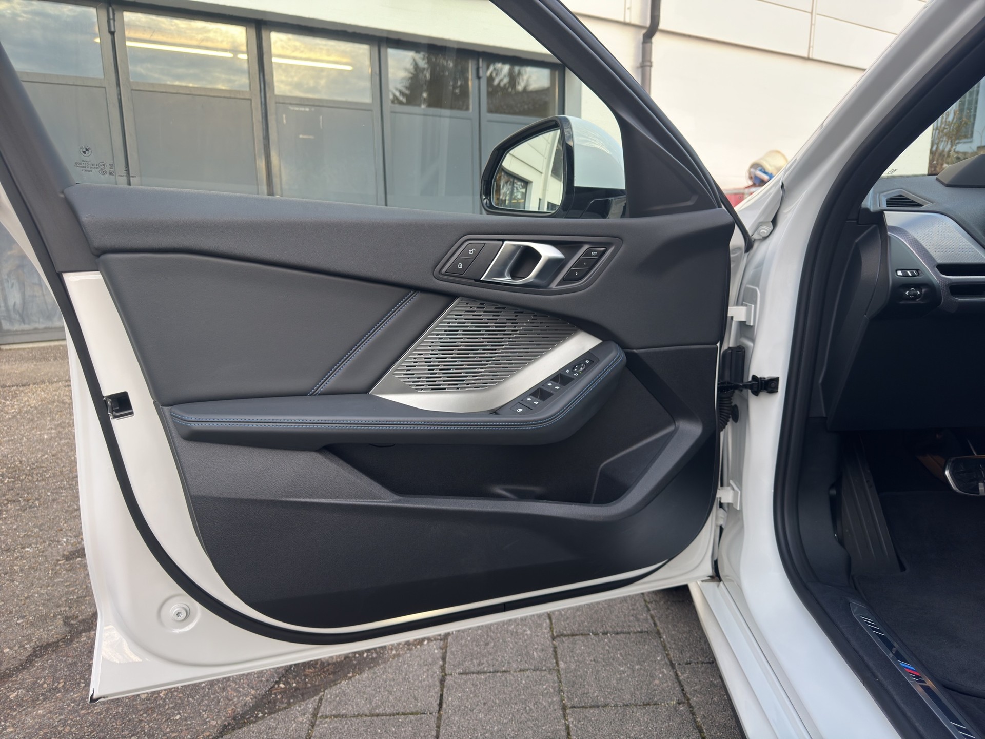 BMW 123 xDrive M Sport Steptronic-image-16