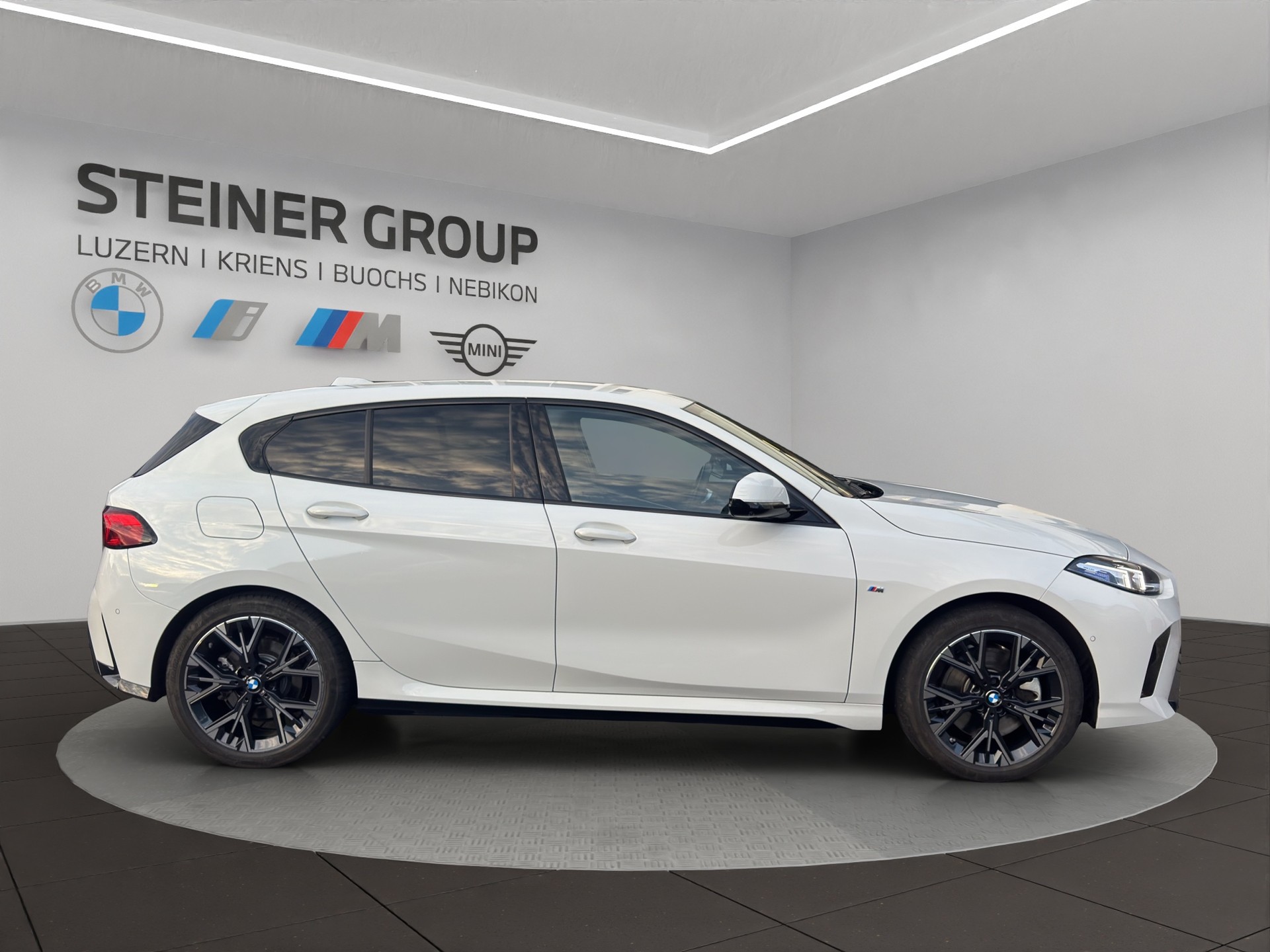 BMW 123 xDrive M Sport Steptronic-image-3