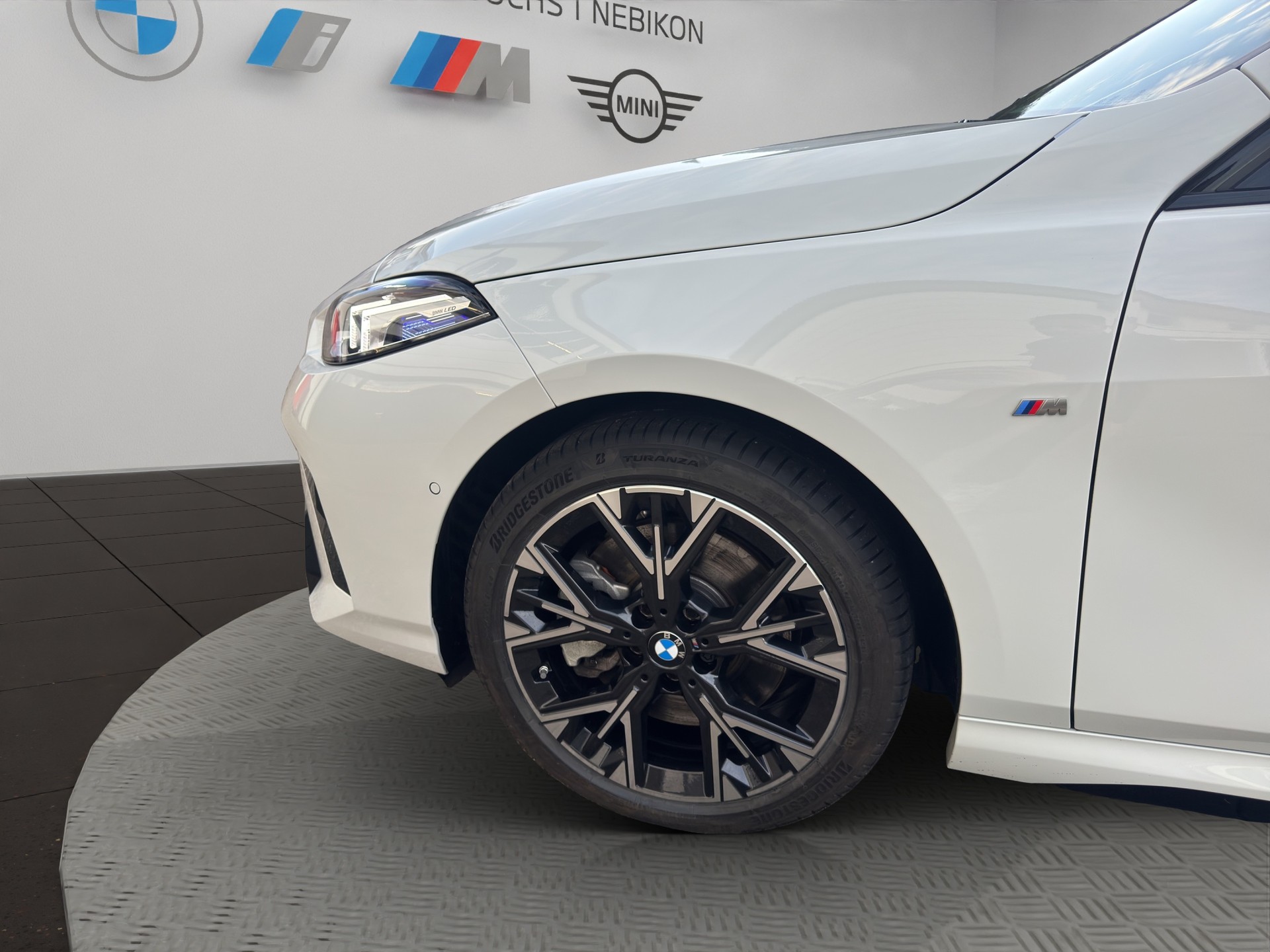 BMW 123 xDrive M Sport Steptronic-image-8