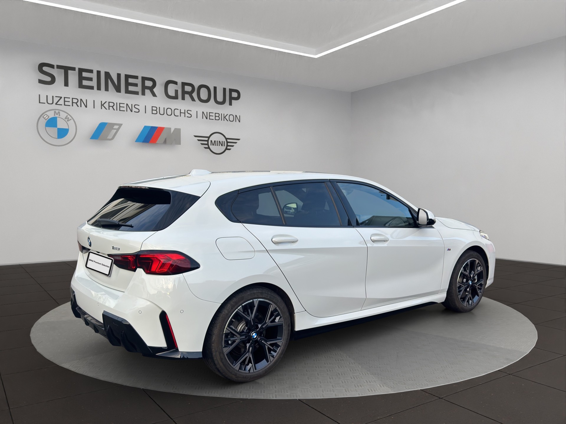 BMW 123 xDrive M Sport Steptronic-image-4