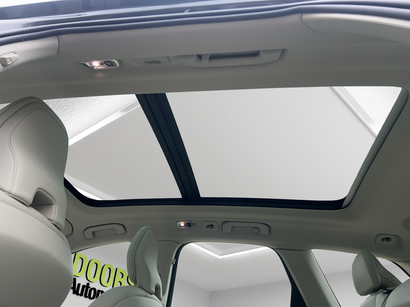 VOLVO XC60 B4 Diesel Mild Hybrid AWD Momentum Geartronic-image-14