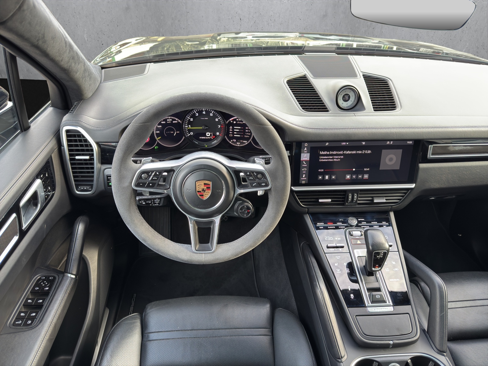 PORSCHE Cayenne E-Hybrid-image-10