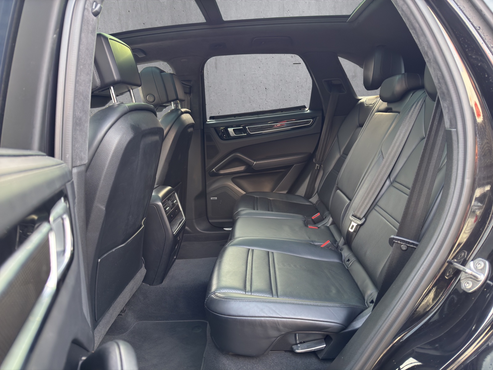 PORSCHE Cayenne E-Hybrid-image-15
