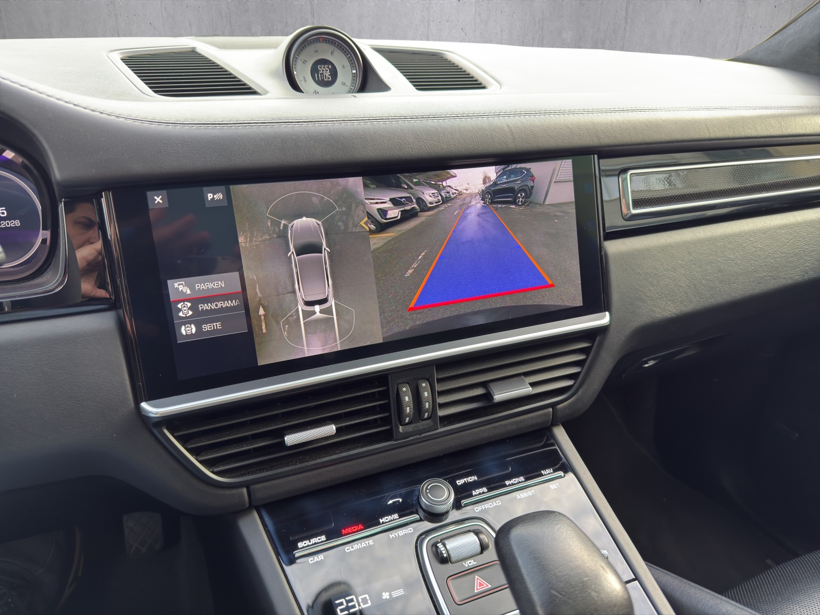 PORSCHE Cayenne E-Hybrid-image-11