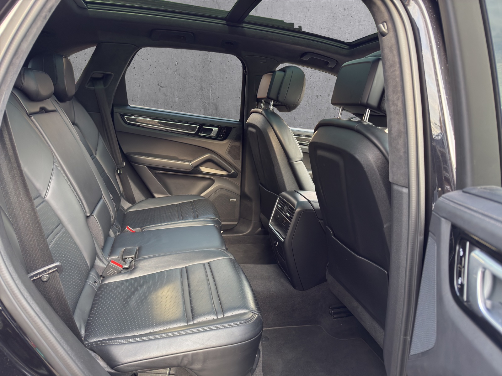 PORSCHE Cayenne E-Hybrid-image-14