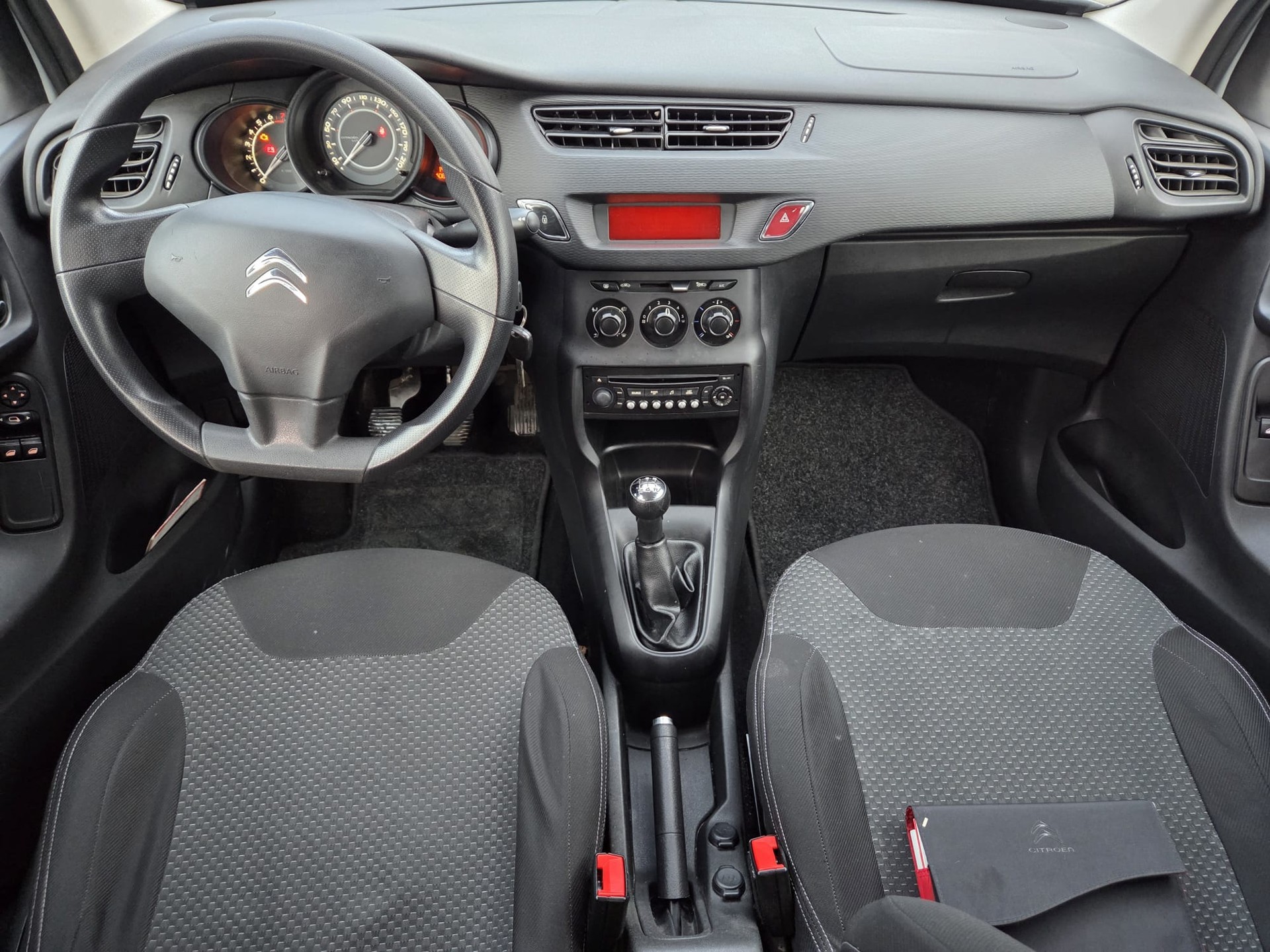 CITROEN C3 1.4i Chic ** 69000km ** Expertise du jour ** Frish MFK-image-5