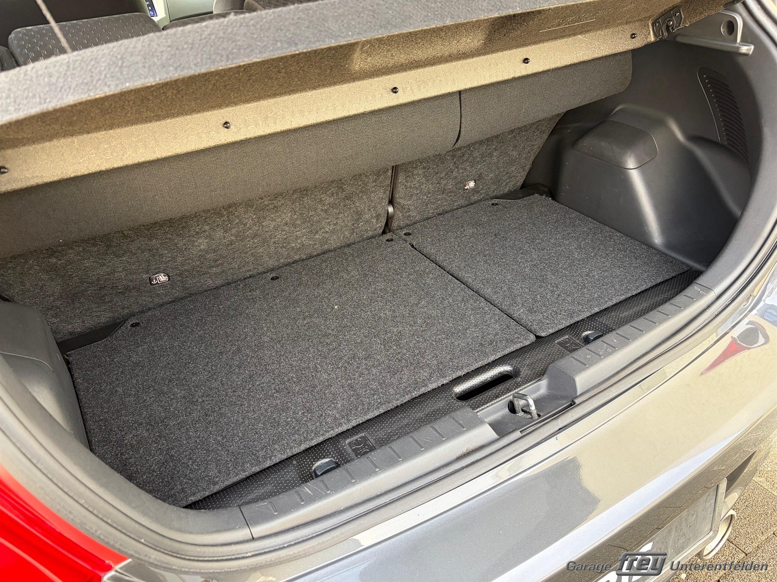 TOYOTA Yaris 1.8 TS-image-15
