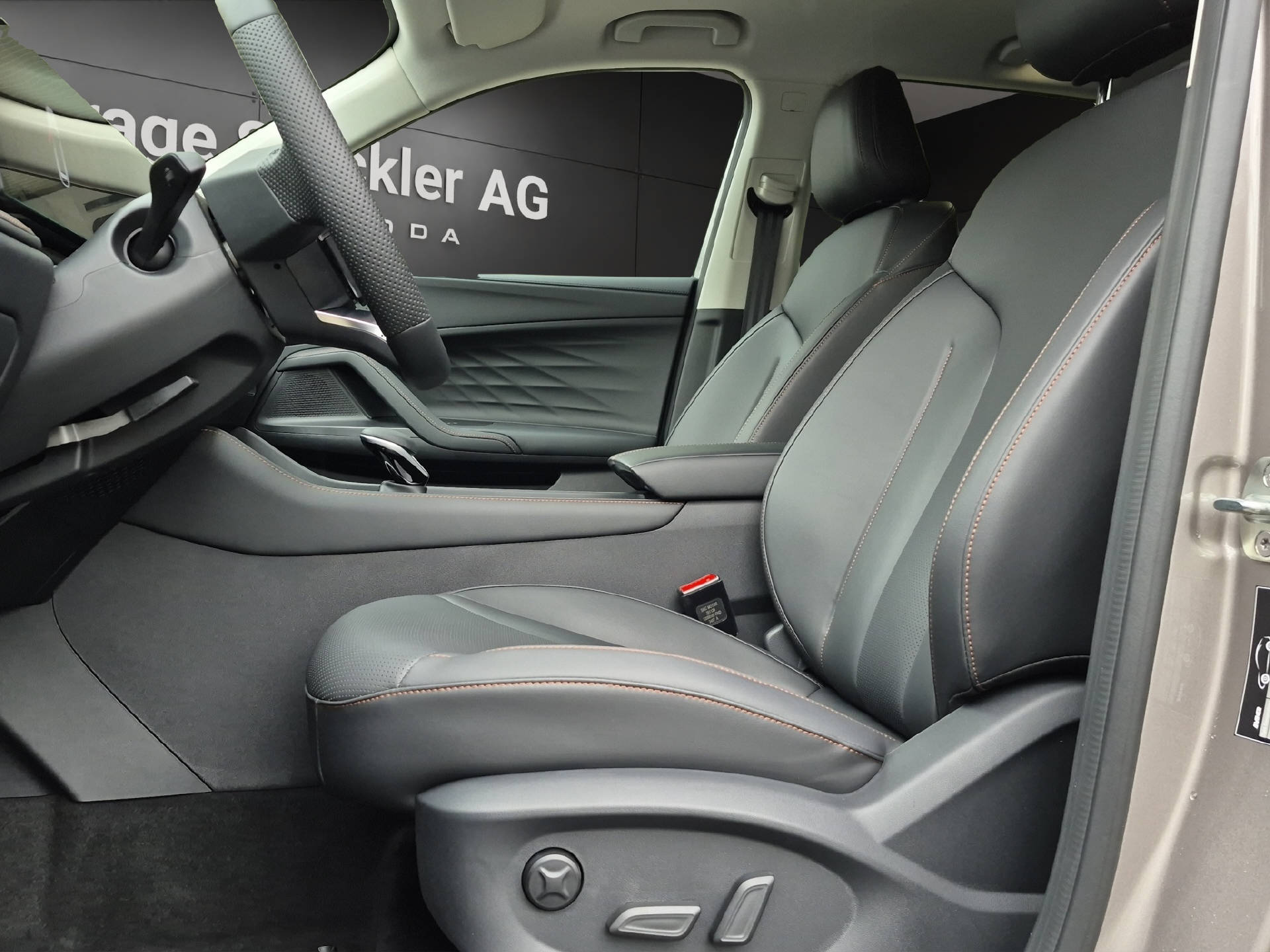 MG HS 1.5 Hybrid Luxury-image-9