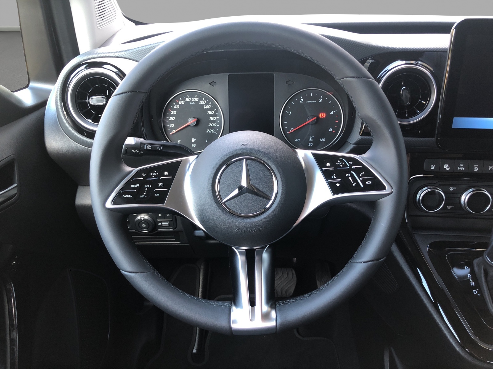MERCEDES-BENZ T-Klasse 180D Progressive Automat-image-8
