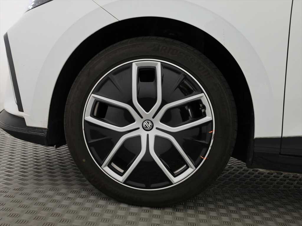 MG MG 4 64kWh Luxury-image-3