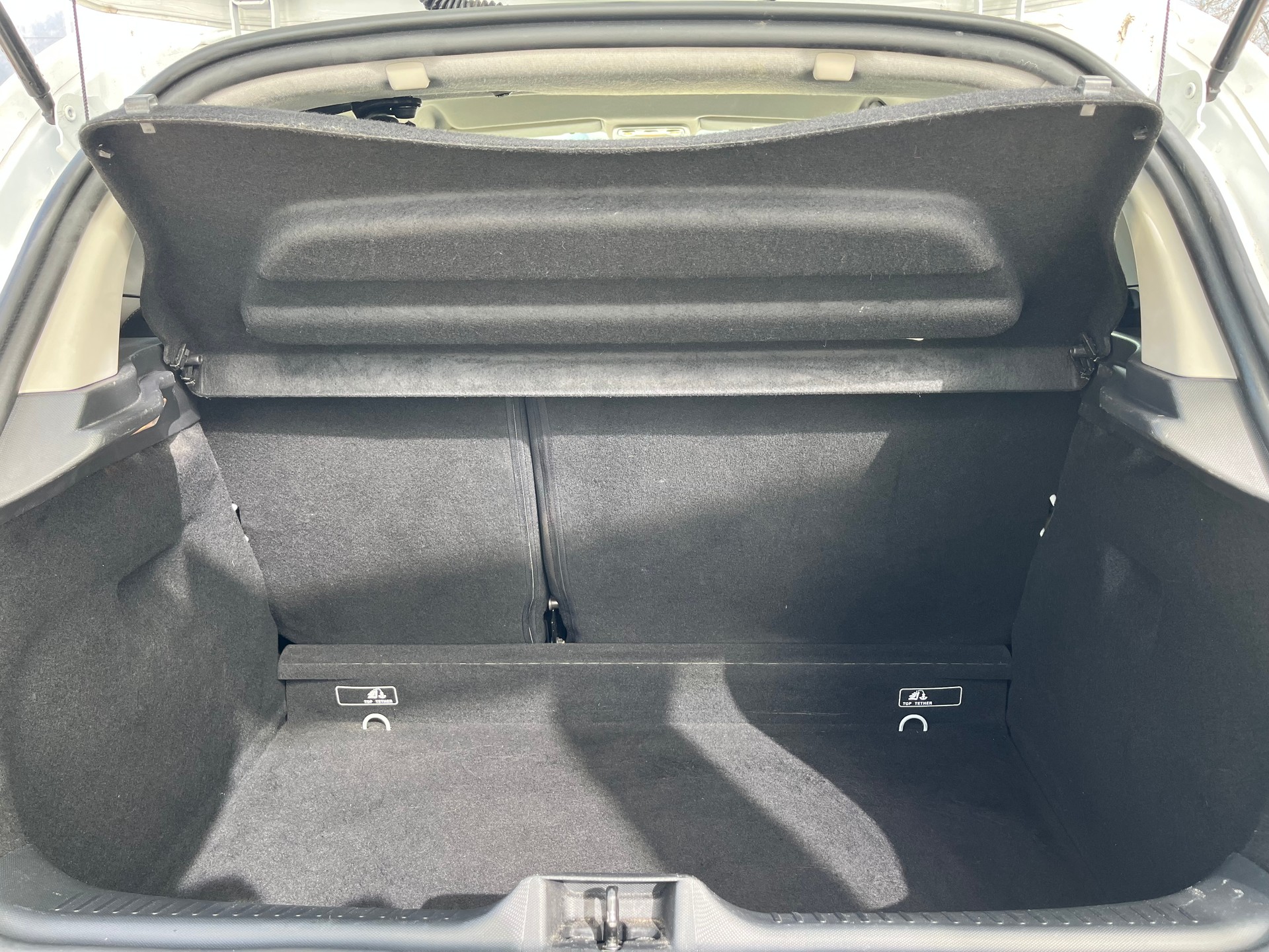 RENAULT Clio 0.9 12V Swiss Edition-image-6