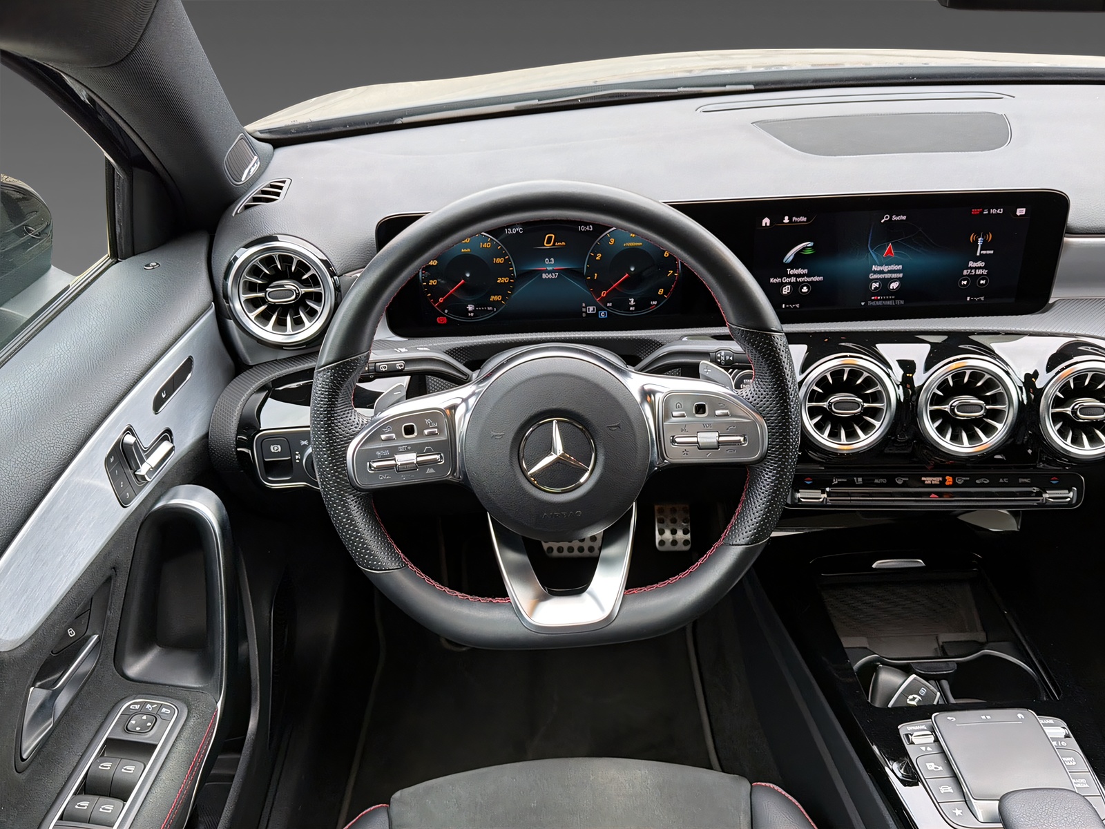 MERCEDES-BENZ A 250 4Matic-image-8