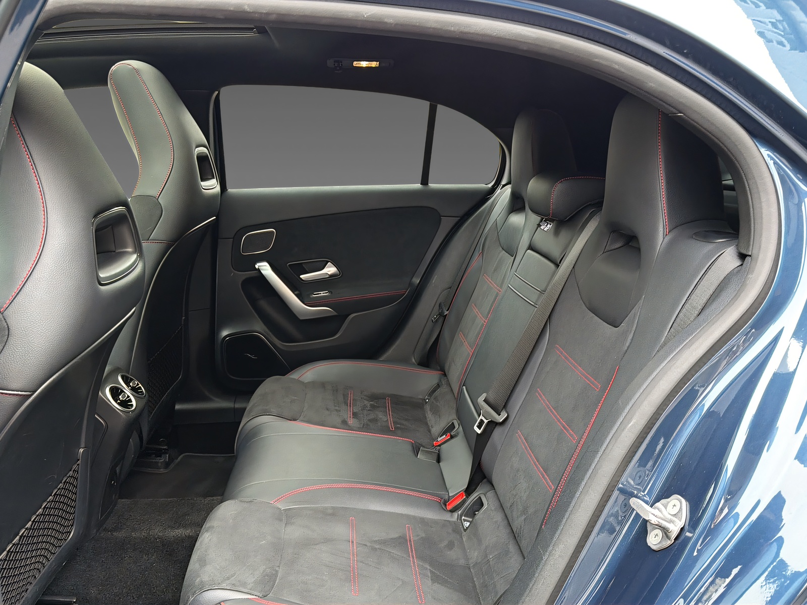 MERCEDES-BENZ A 250 4Matic-image-9