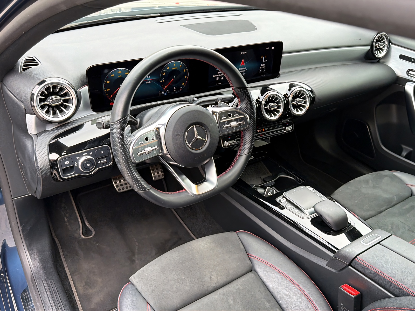 MERCEDES-BENZ A 250 4Matic-image-6