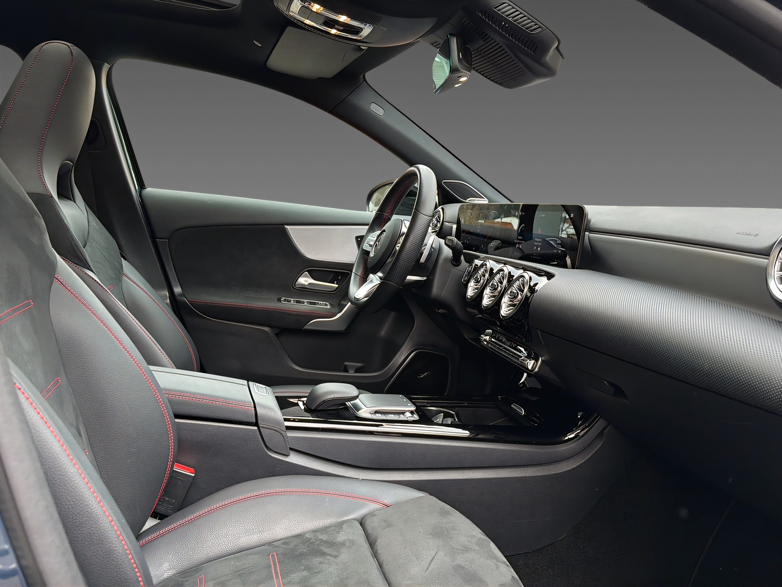 MERCEDES-BENZ A 250 4Matic-image-14