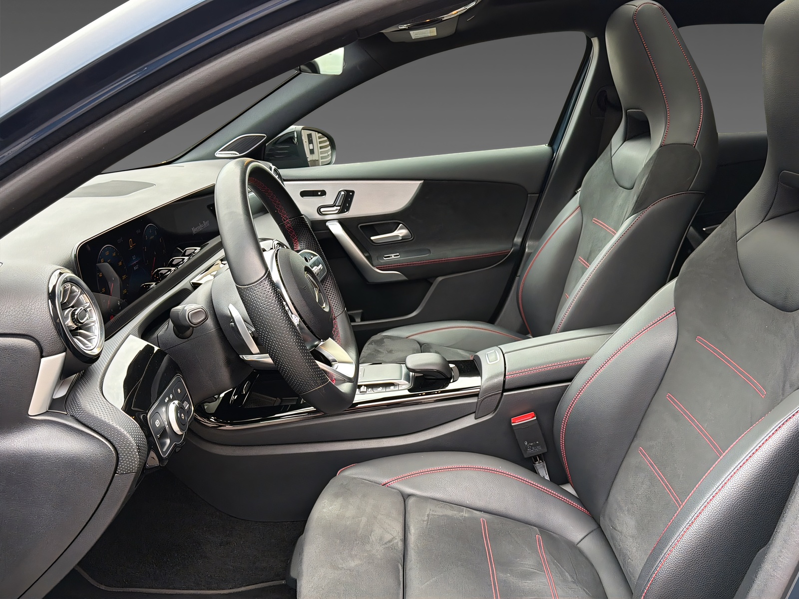 MERCEDES-BENZ A 250 4Matic-image-10