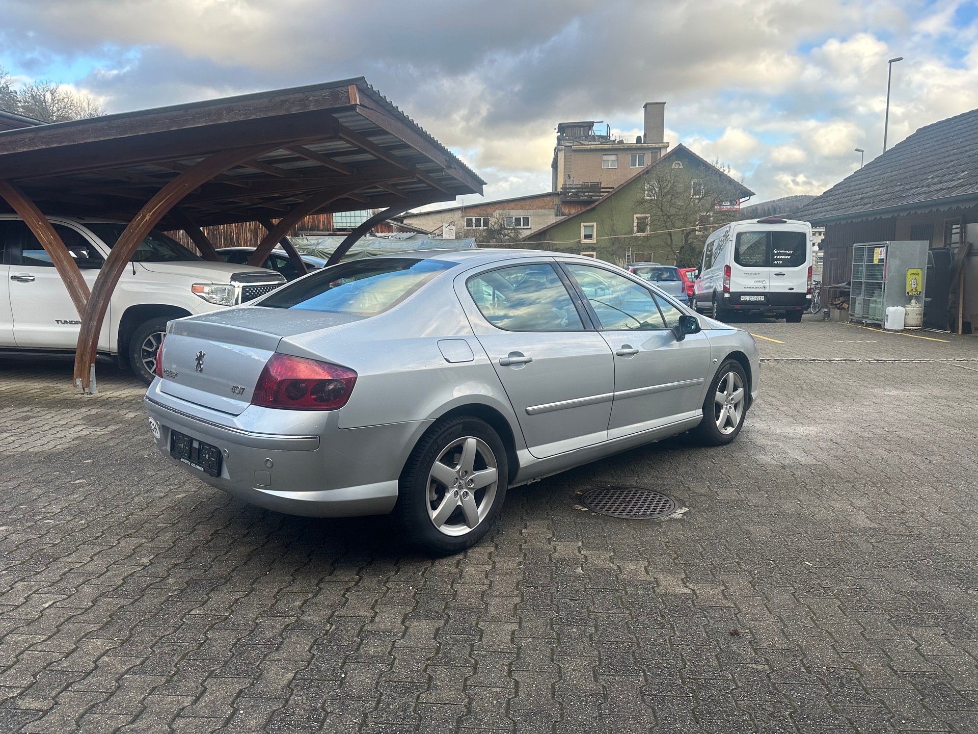 PEUGEOT 407 2.0 HDI SV Executive-image-3