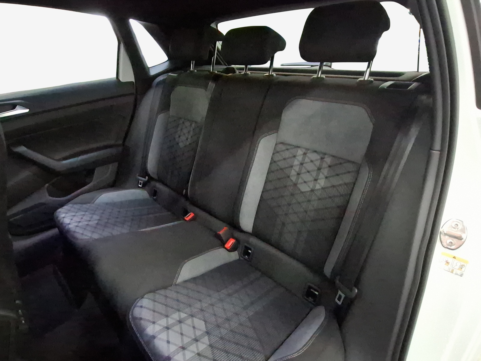 VW Polo 1.0 TSI R-Line DSG-image-11