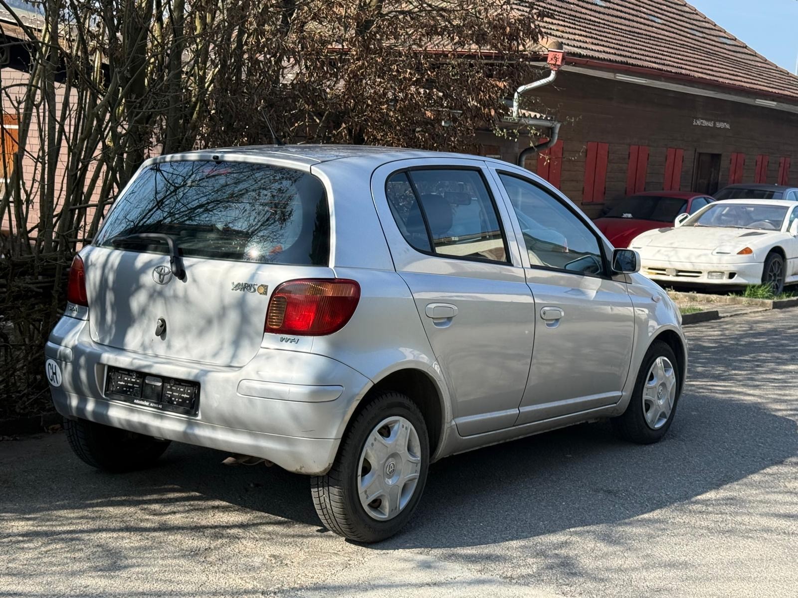 TOYOTA Yaris 1.3 Linea Sol-image-2