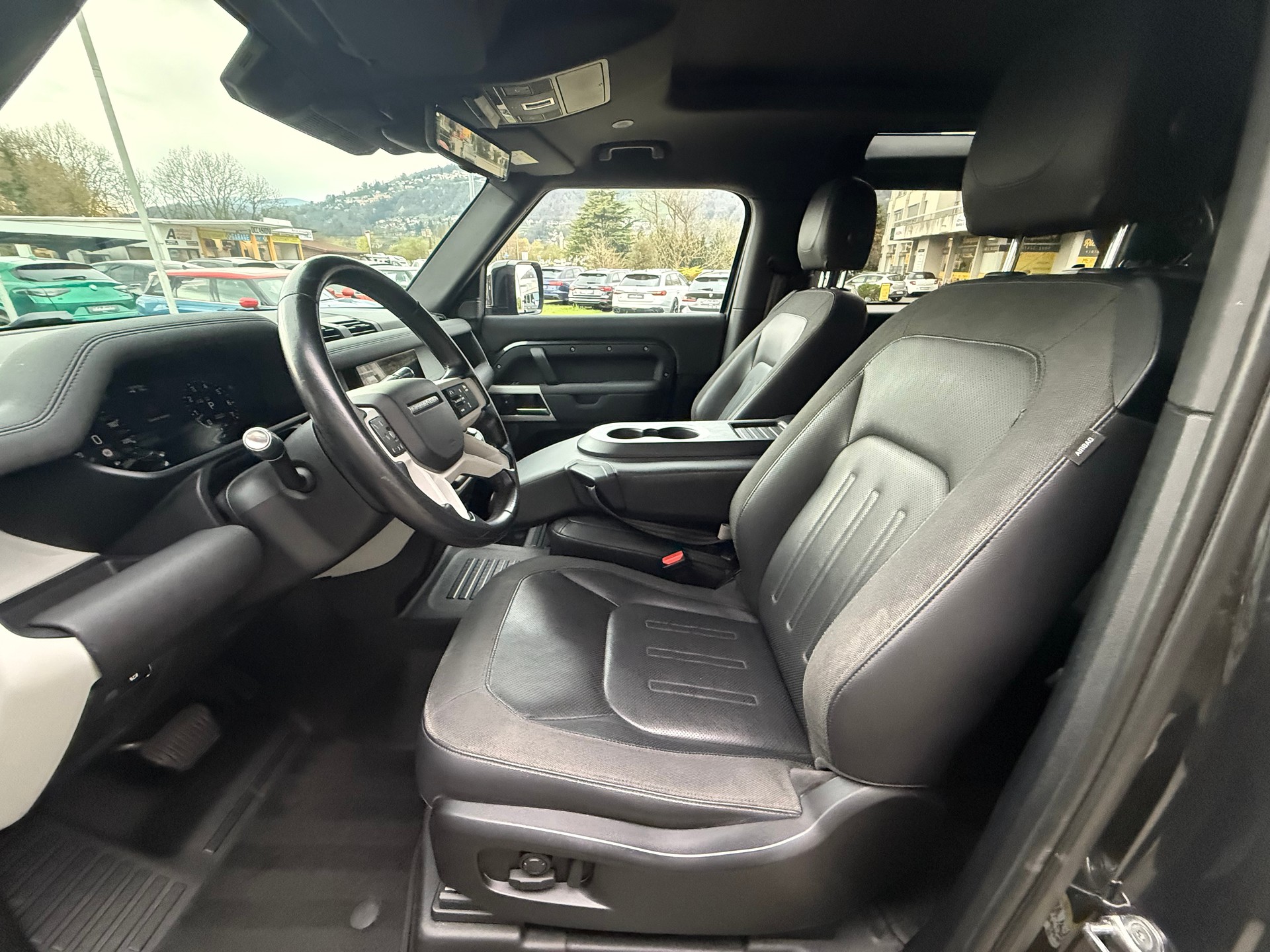 LAND ROVER Defender 90 P300 Si4 HSE AT8-image-8