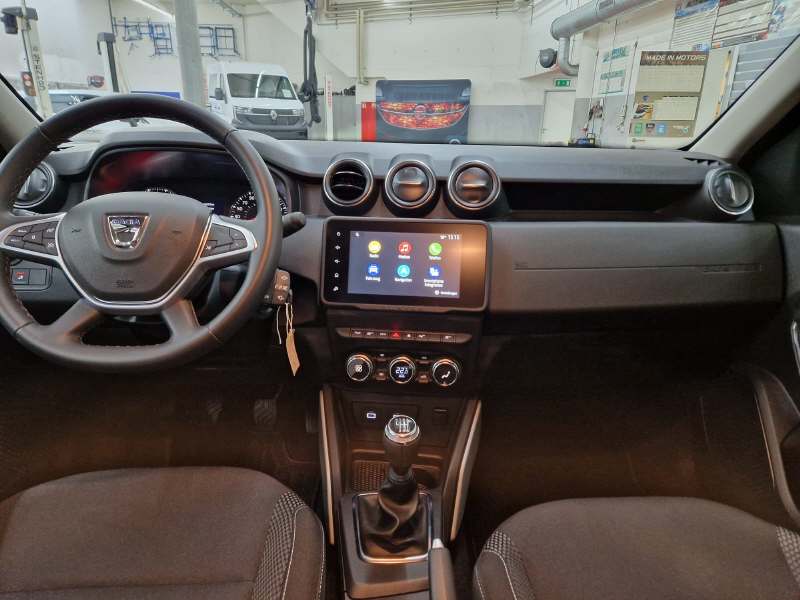 DACIA Duster 1.3 TCe 150 Prestige 4WD-image-6