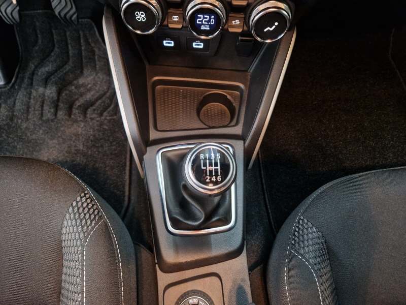 DACIA Duster 1.3 TCe 150 Prestige 4WD-image-10