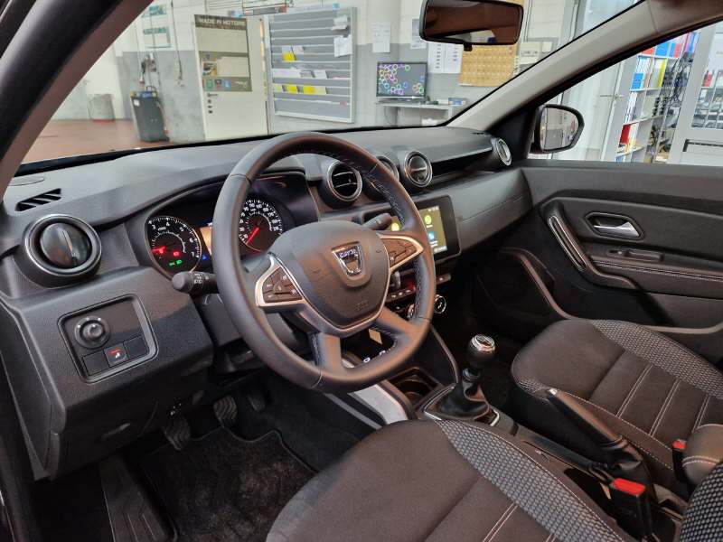 DACIA Duster 1.3 TCe 150 Prestige 4WD-image-5