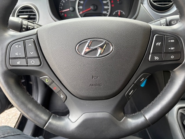 HYUNDAI i10 1.0 Amplia-image-15