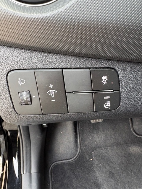 HYUNDAI i10 1.0 Amplia-image-14