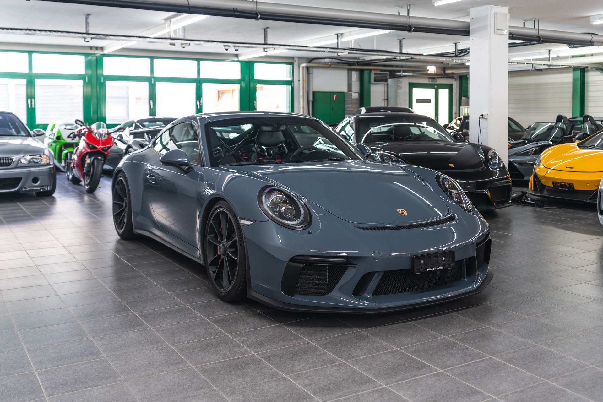 PORSCHE 911 GT3 PDK Graphite Blue NO OPF-showroom-element-2