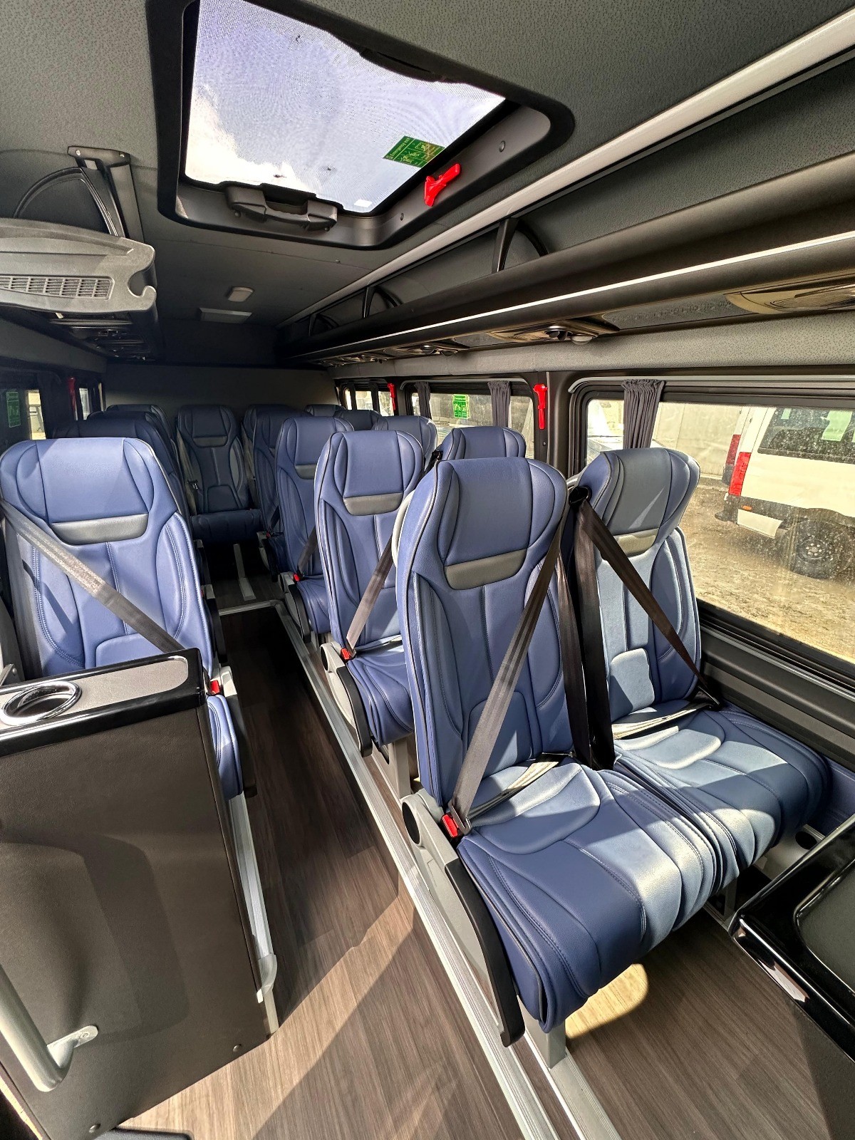 MERCEDES-BENZ 519 Sprinter 17PL Luxe