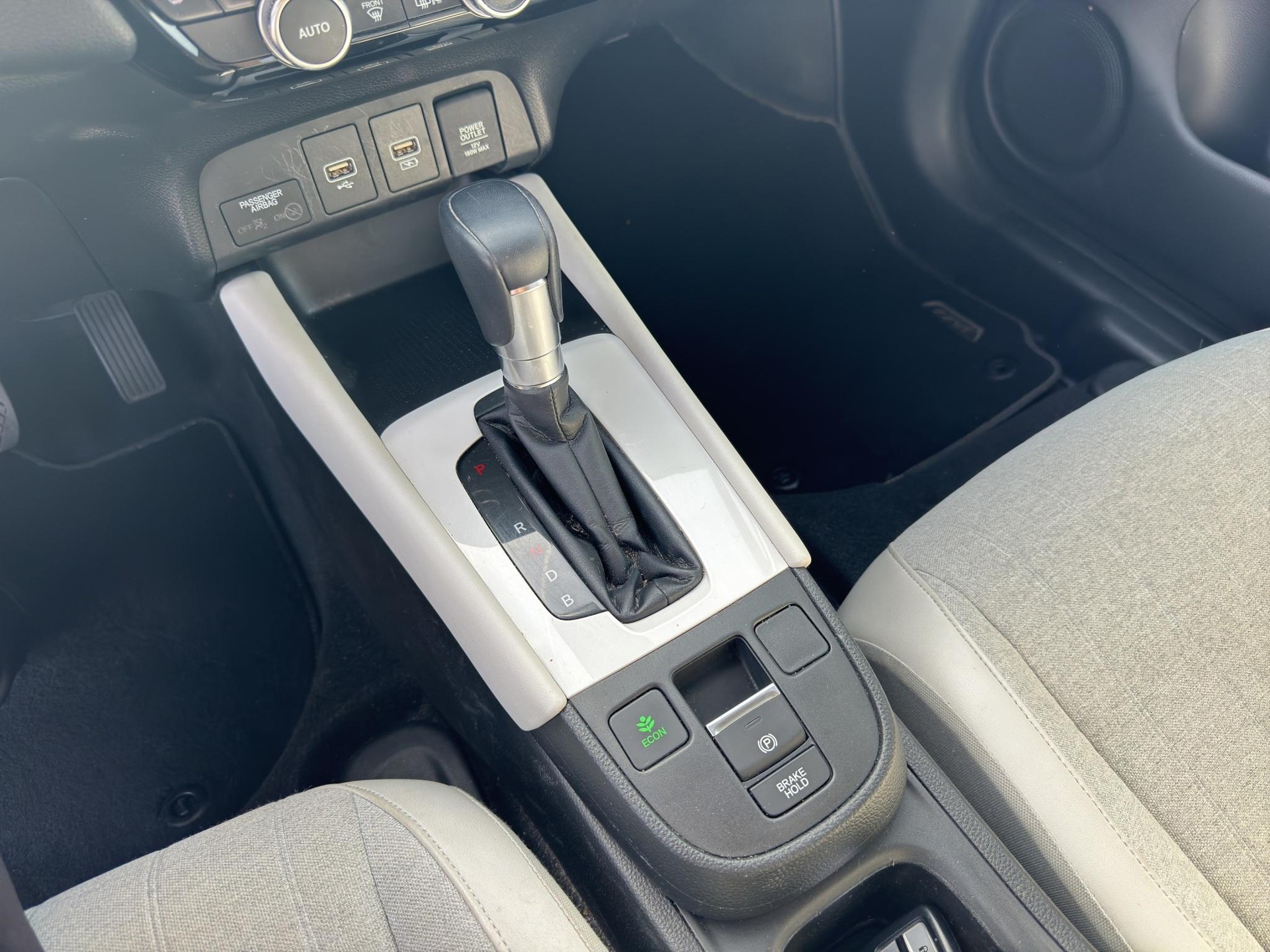 HONDA Jazz 1.5 i-MMD Executive-image-13