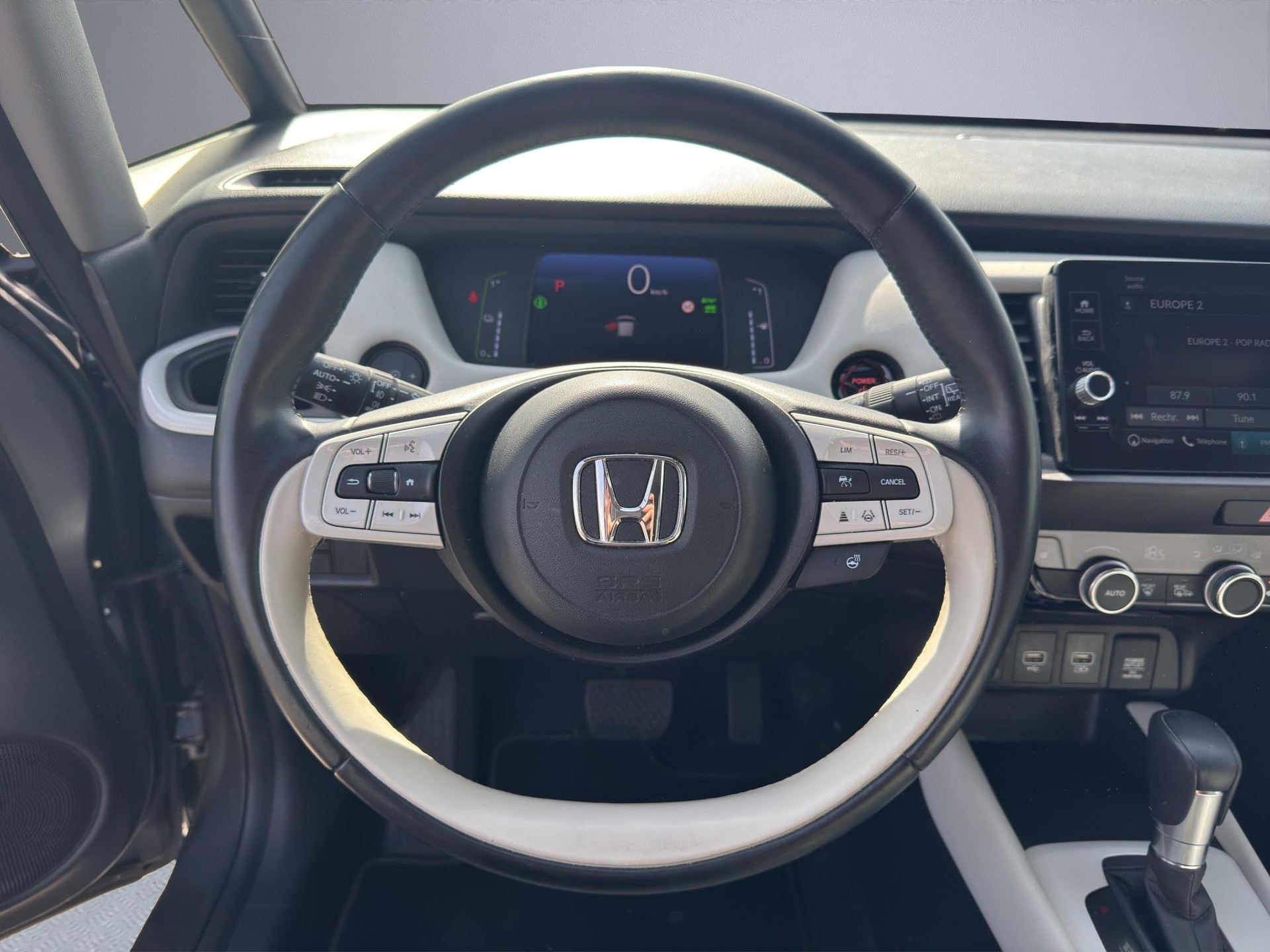 HONDA Jazz 1.5 i-MMD Executive-image-9