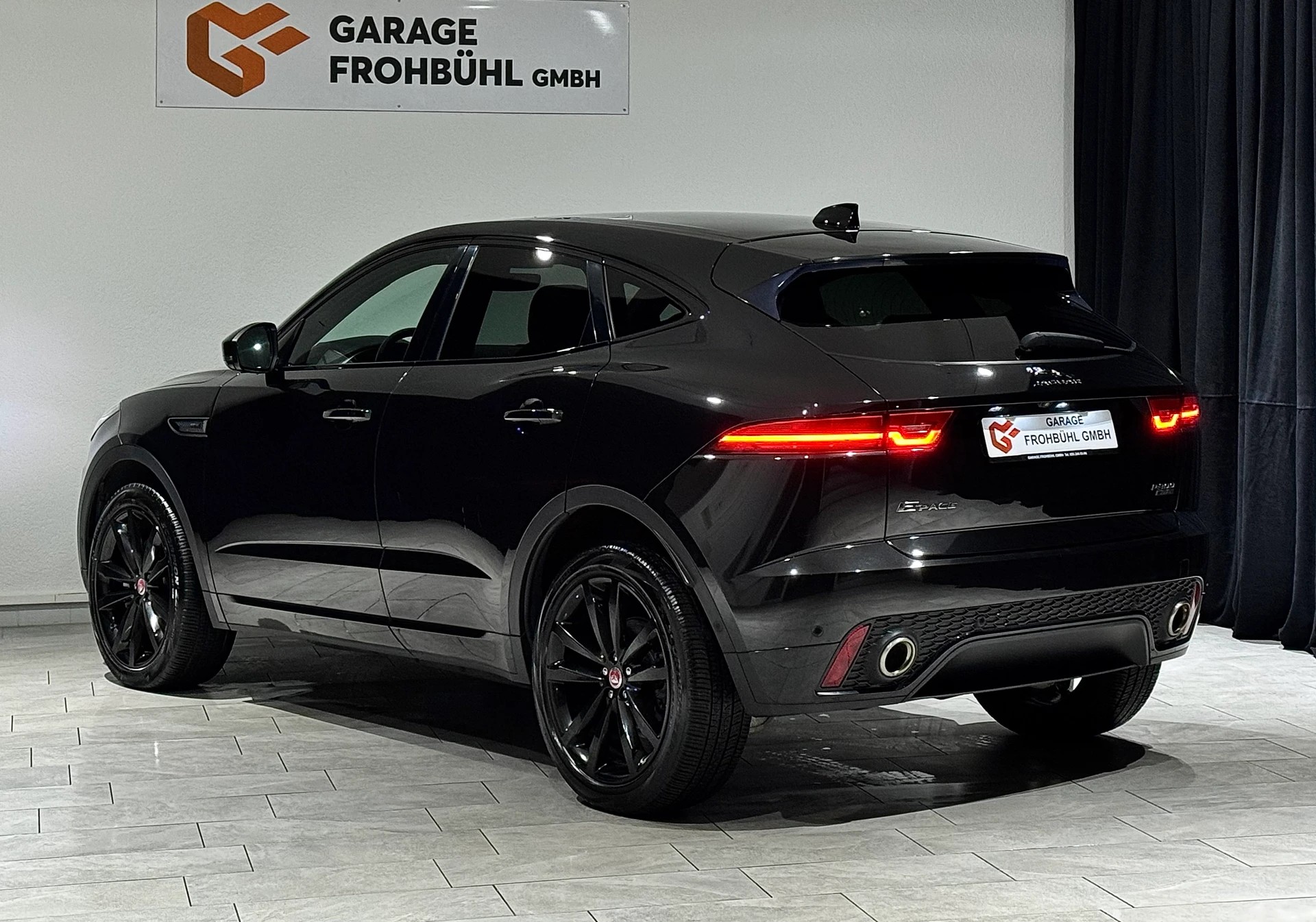 JAGUAR E-Pace 2.0 P300 R-Dynamic HSE AWD Automatik-image-4