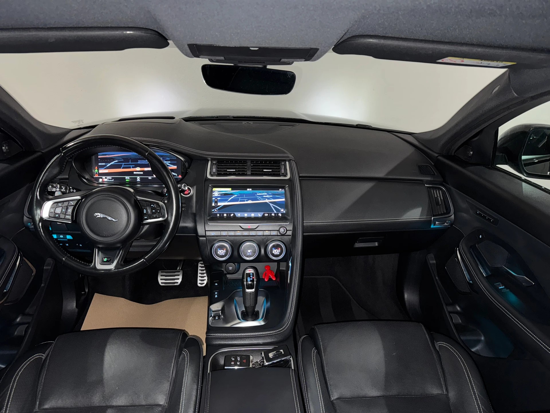 JAGUAR E-Pace 2.0 P300 R-Dynamic HSE AWD Automatik-image-11