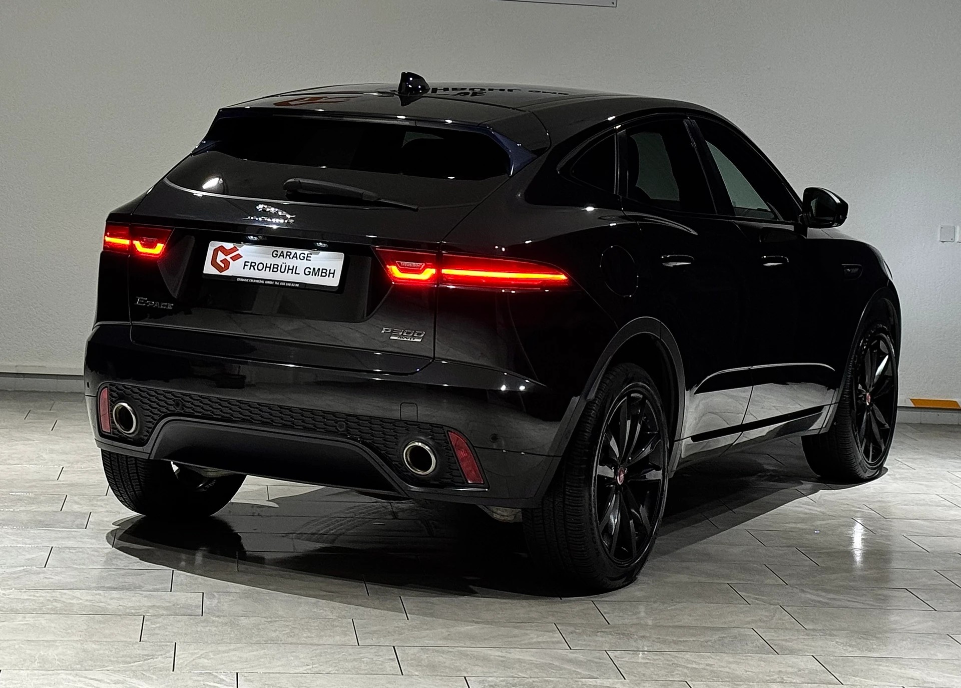 JAGUAR E-Pace 2.0 P300 R-Dynamic HSE AWD Automatik-image-3