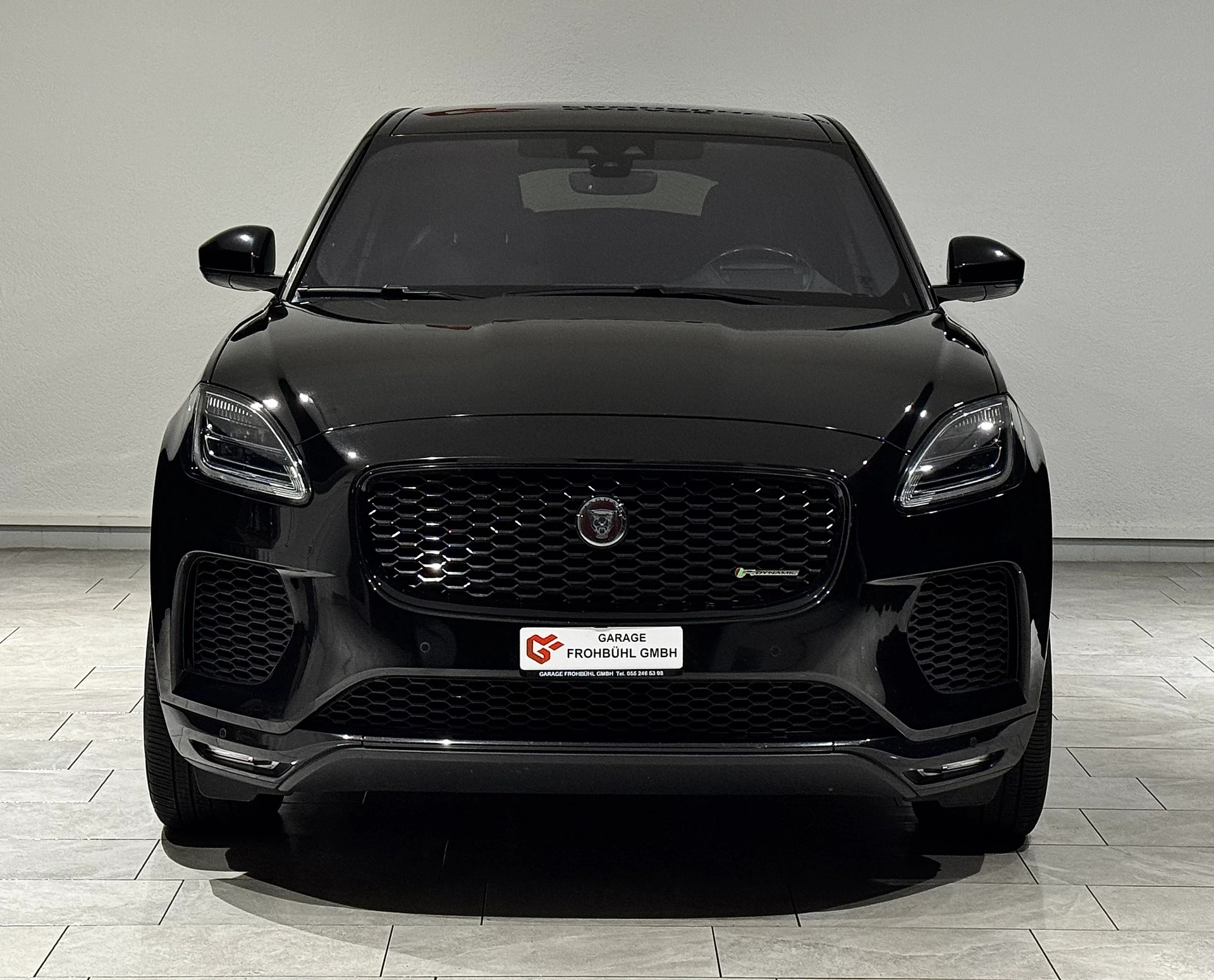 JAGUAR E-Pace 2.0 P300 R-Dynamic HSE AWD Automatik-image-1