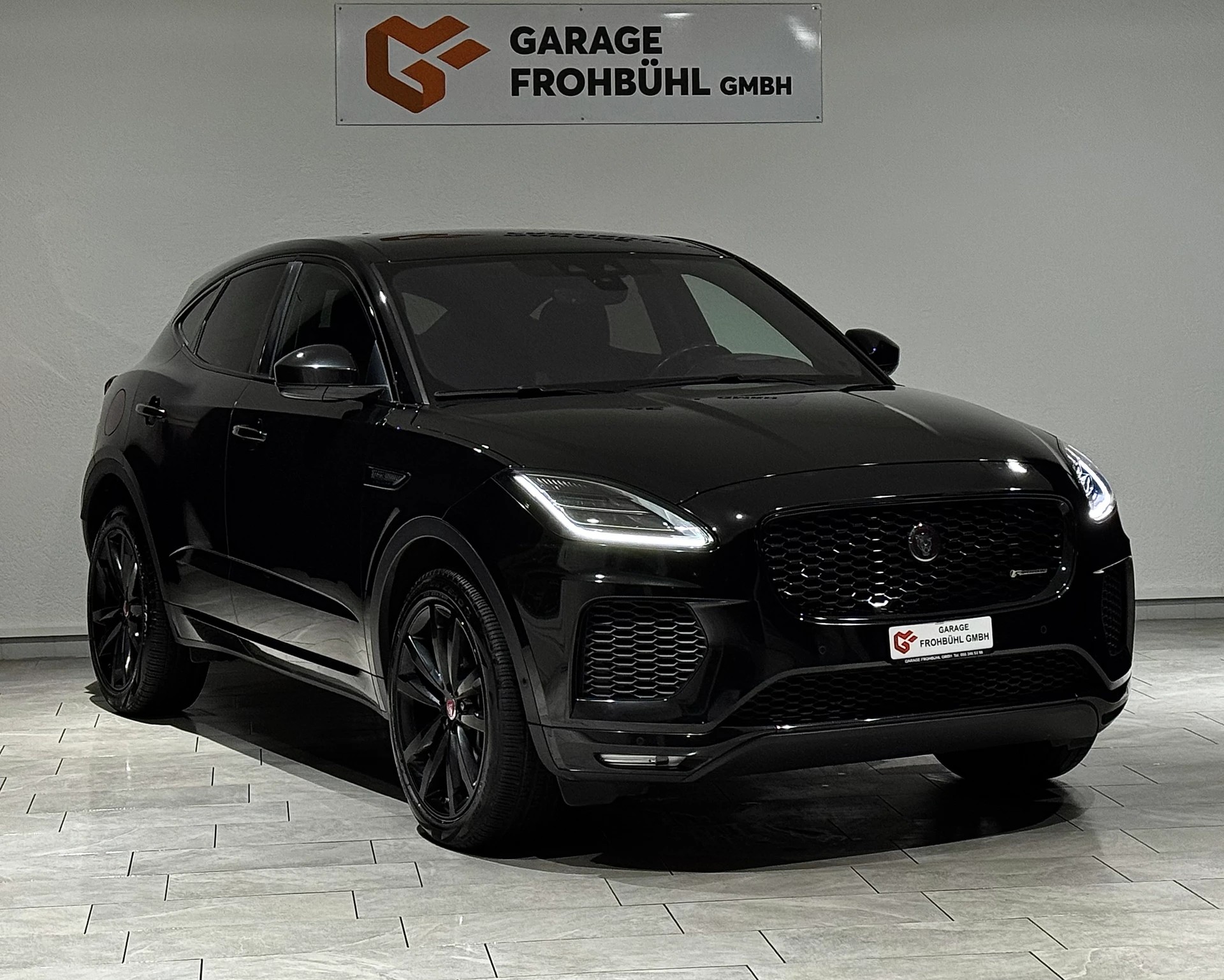 JAGUAR E-Pace 2.0 P300 R-Dynamic HSE AWD Automatik-image-2