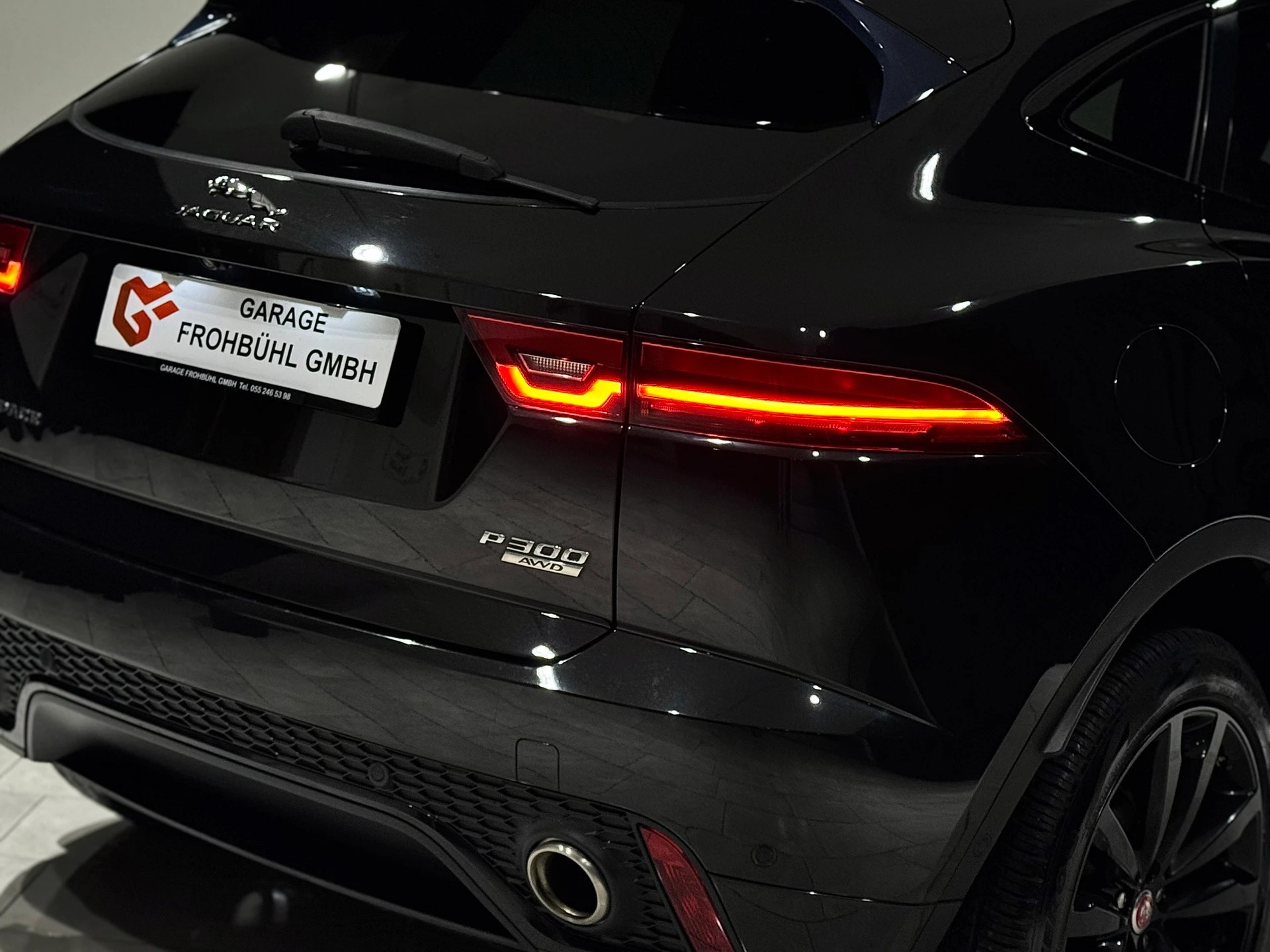 JAGUAR E-Pace 2.0 P300 R-Dynamic HSE AWD Automatik-image-7