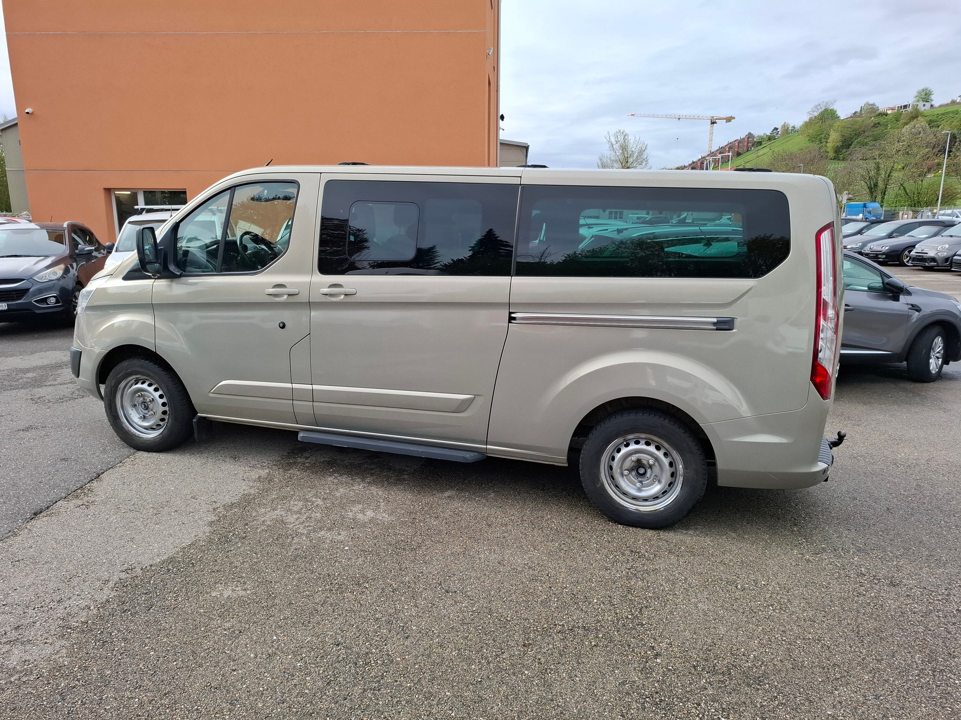FORD Tourneo Custom 300 L2H1 Titanium-image-4