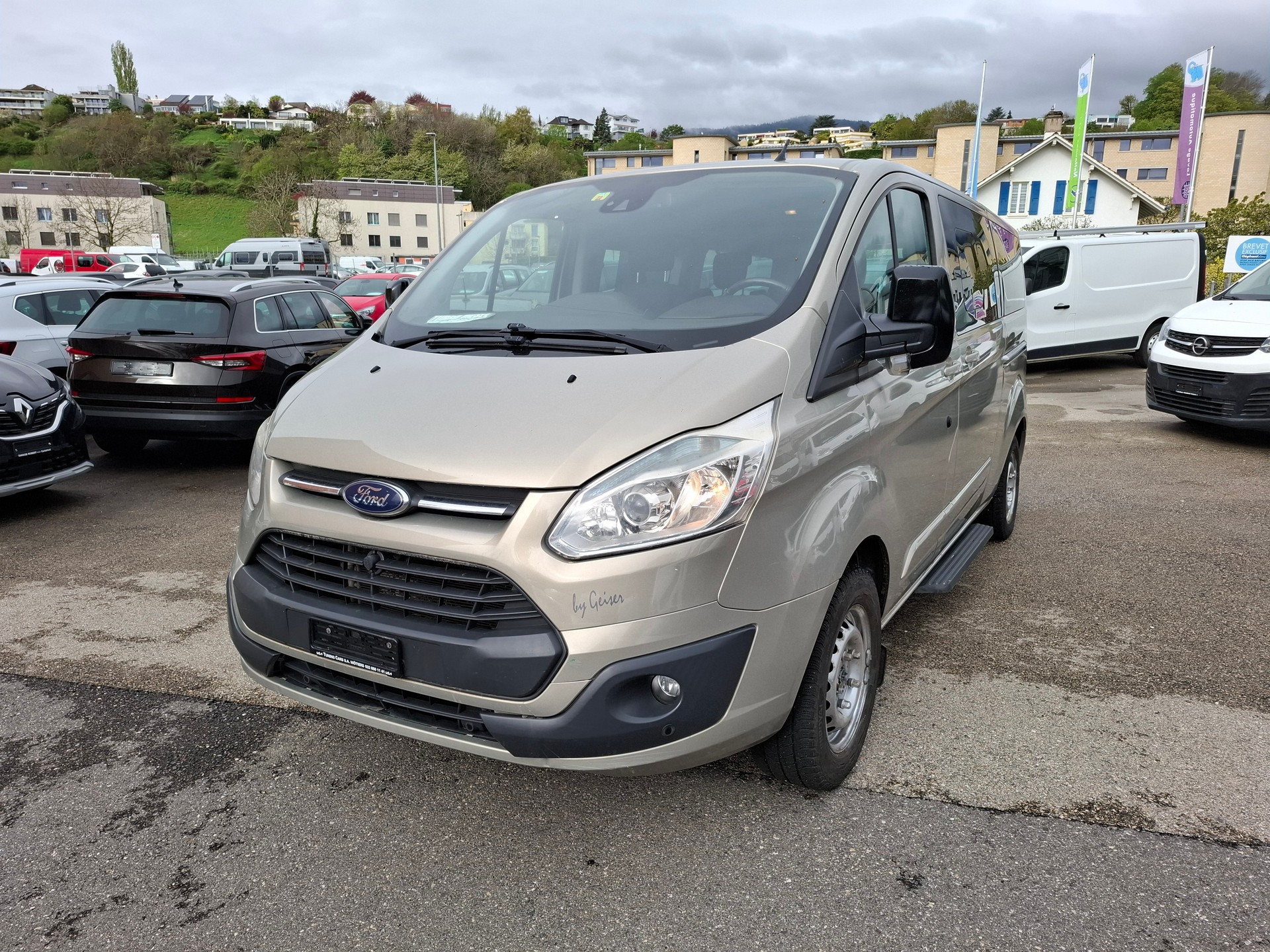 FORD Tourneo Custom 300 L2H1 Titanium-image-0