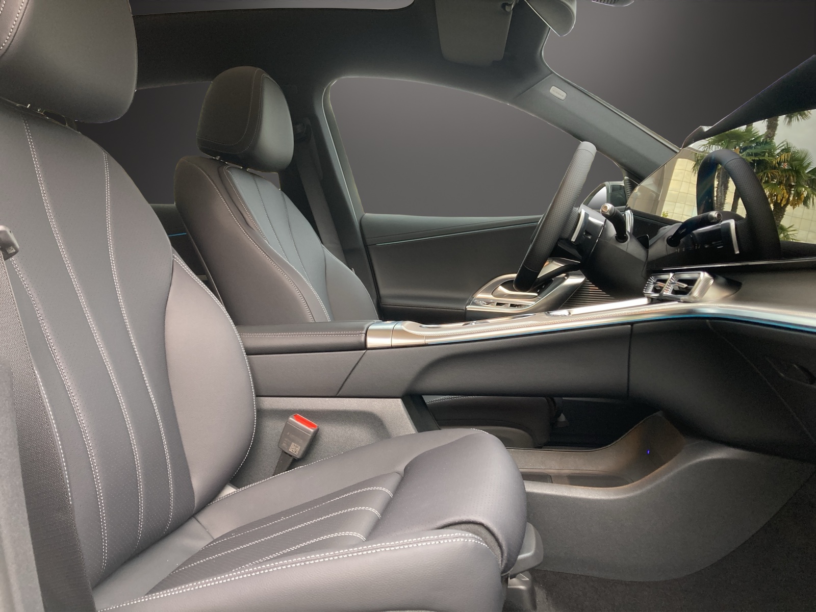 MERCEDES-BENZ GLC 400 4MATIC with EQ Technology-image-11