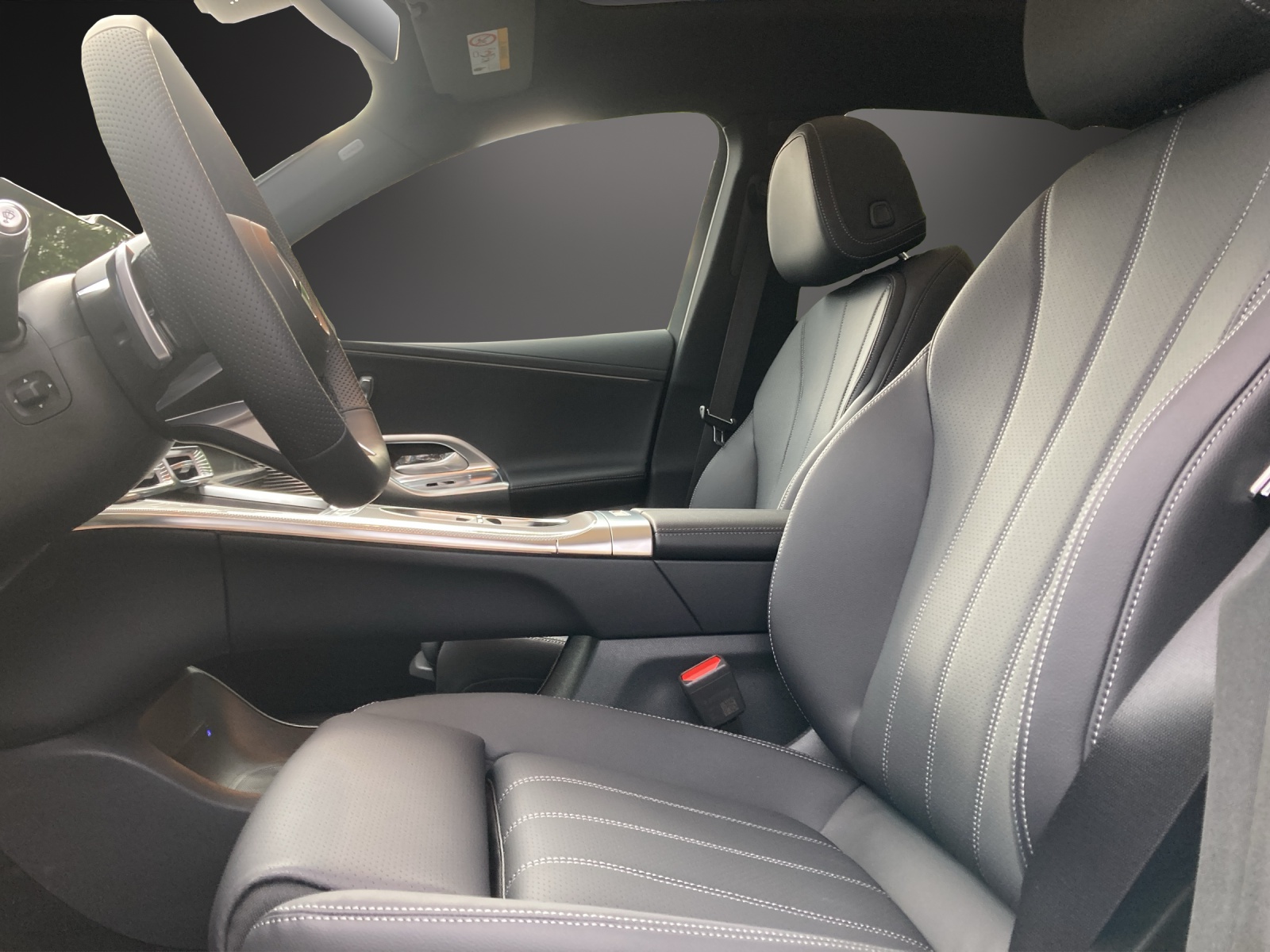 MERCEDES-BENZ GLC 400 4MATIC with EQ Technology-image-9