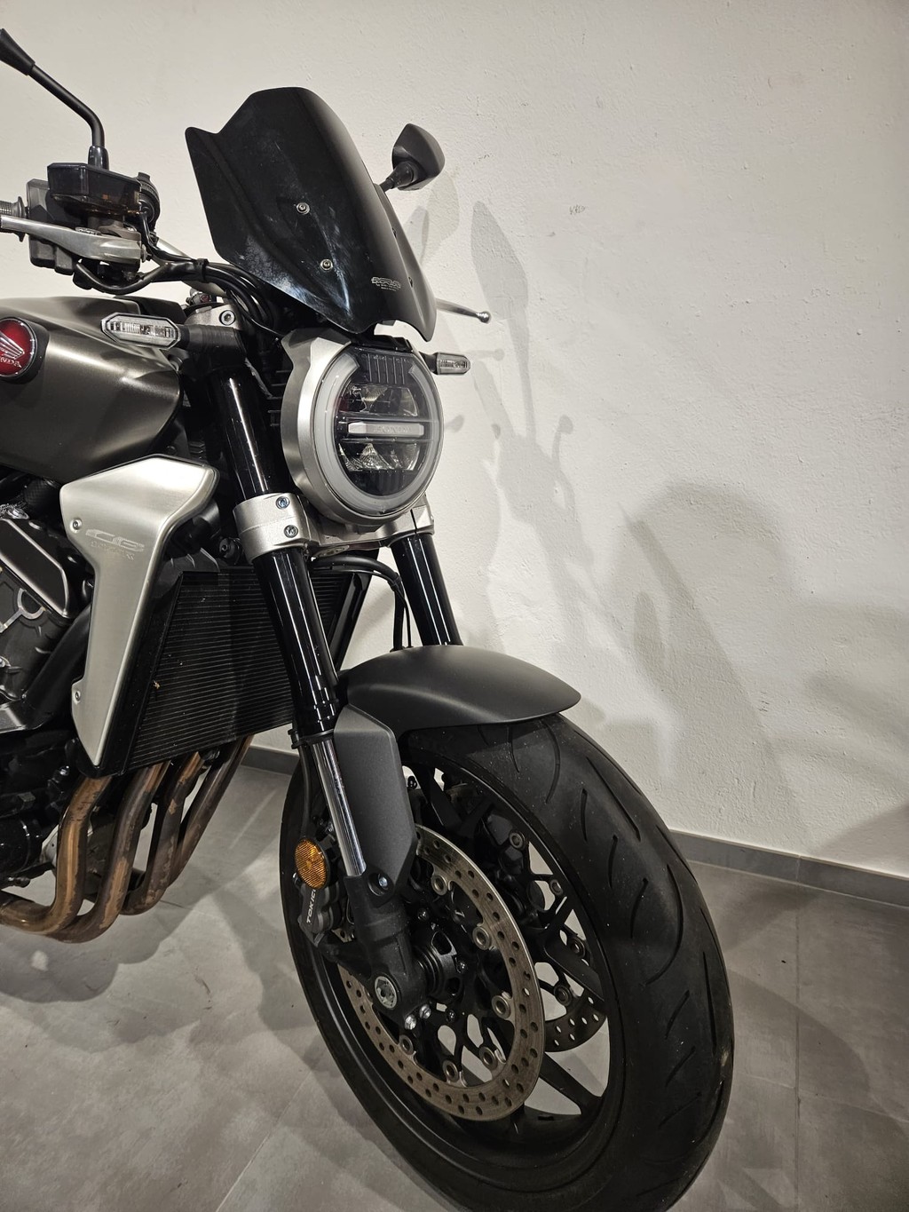 HONDA CB 1000 R ABS-showroom-element-1