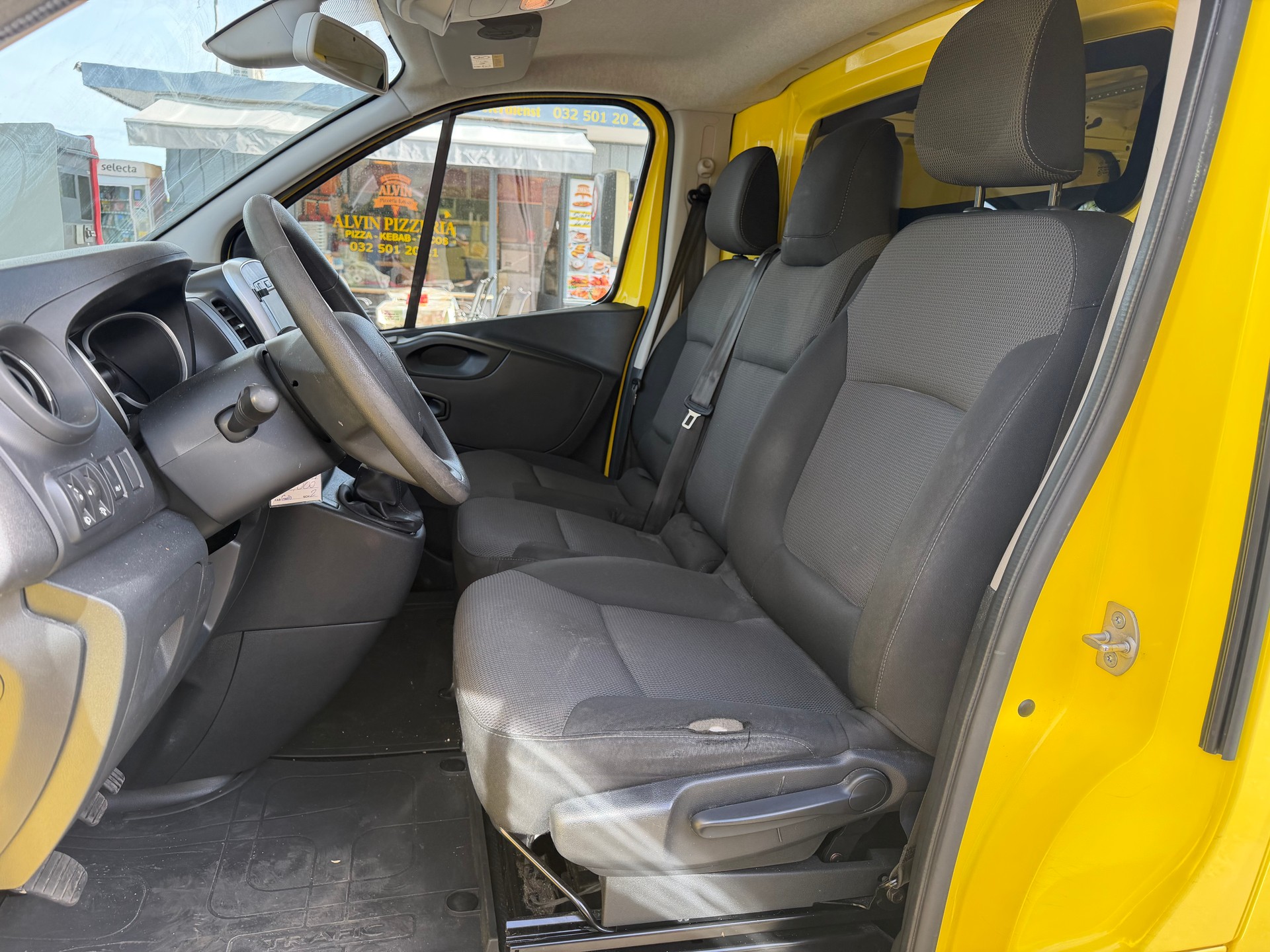RENAULT Trafic 2.0 ENERGY dCi145 3.0t Business L2H1 ** Navi * LED * Klimaanlage * Tempomat * PDC H * RF-Kamera * Ab MFK 02.2025-image-2