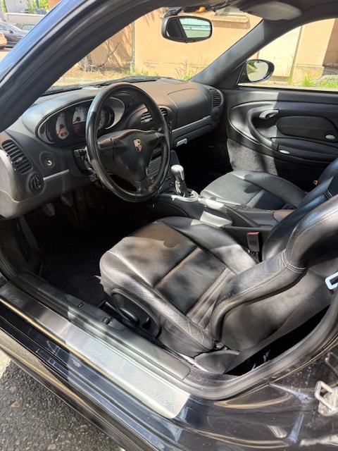 PORSCHE 911 Carrera-image-10